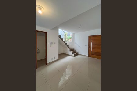 Casa de condomínio à venda com 85m², 2 quartos e 1 vaga Casa de condomínio à venda com 85m², 2 quartos e 1 vagaSala
