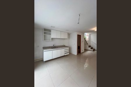 Casa de condomínio à venda com 85m², 2 quartos e 1 vaga Casa de condomínio à venda com 85m², 2 quartos e 1 vagaCozinha