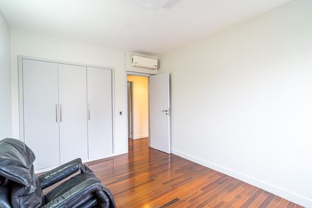 Apartamento à venda com 140m², 3 quartos e 1 vaga Apartamento à venda com 140m², 3 quartos e 1 vagaQuarto 2