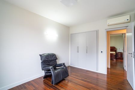 Apartamento à venda com 140m², 3 quartos e 1 vaga Apartamento à venda com 140m², 3 quartos e 1 vagaQuarto 2