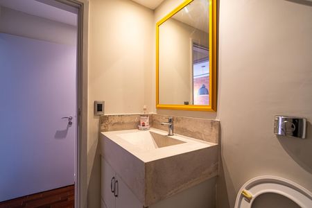 Apartamento à venda com 140m², 3 quartos e 1 vaga Apartamento à venda com 140m², 3 quartos e 1 vagaBanheiro Social
