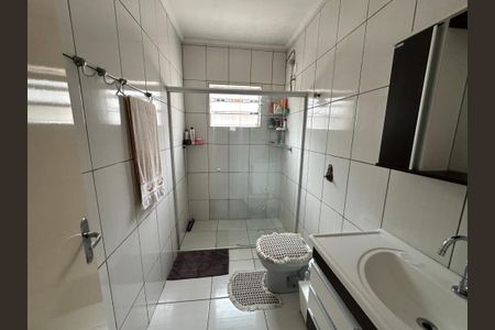 Casa à venda com 147m², 2 quartos e 3 vagasBanheiro