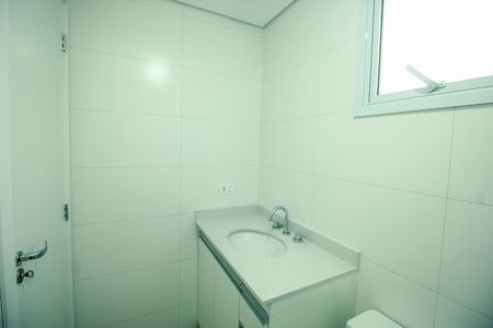 Apartamento à venda com 84m², 2 quartos e 2 vagasBanheiro da Suíte