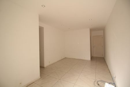 Sala de apartamento para alugar com 3 quartos, 74m² em Tanque, Rio de Janeiro