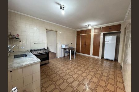 Casa à venda com 210m², 3 quartos e 4 vagas