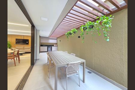 Apartamento à venda com 93m², 2 quartos e 2 vagas Apartamento à venda com 93m², 2 quartos e 2 vagasSalão gourmet