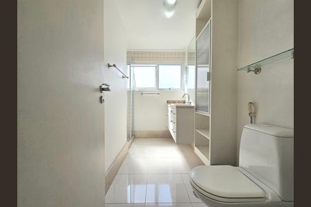 Apartamento à venda com 85m², 2 quartos e 1 vaga Apartamento à venda com 85m², 2 quartos e 1 vagaBanheiro Social