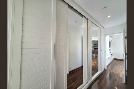 Apartamento à venda com 85m², 2 quartos e 1 vaga Apartamento à venda com 85m², 2 quartos e 1 vagaCorredor