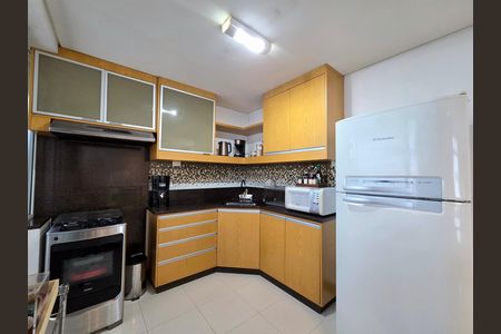 Apartamento à venda com 85m², 2 quartos e 1 vaga Apartamento à venda com 85m², 2 quartos e 1 vagaCozinha