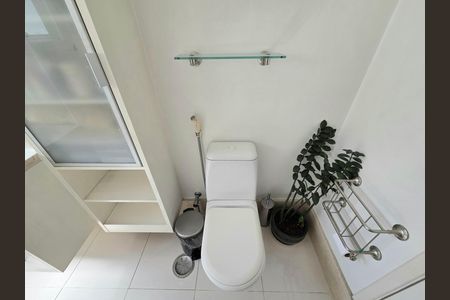 Apartamento à venda com 85m², 2 quartos e 1 vaga Apartamento à venda com 85m², 2 quartos e 1 vagaBanheiro Social