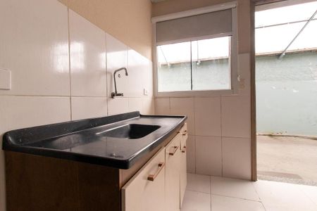 Cozinha de kitnet/studio para alugar com 1 quarto, 16m² em Centro, Curitiba