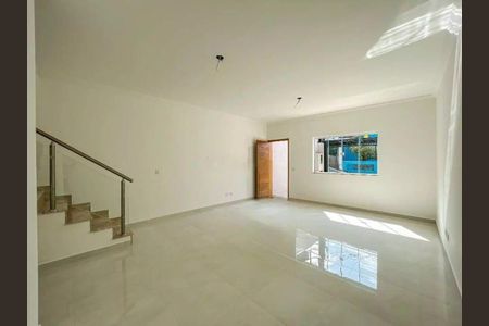 Casa à venda com 3 quartos, 100m² em Vila Romero, São Paulo
