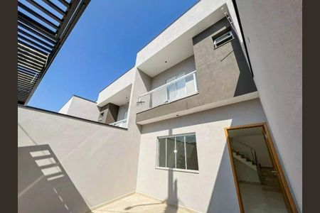 Casa à venda com 100m², 3 quartos e 1 vaga