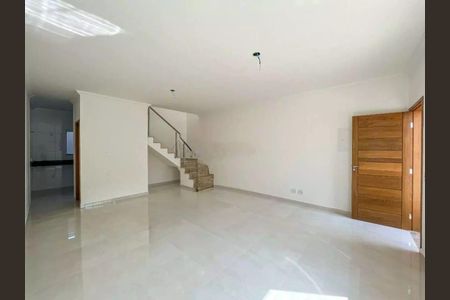 Casa à venda com 3 quartos, 100m² em Vila Romero, São Paulo