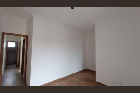 Casa à venda com 3 quartos, 100m² em Vila Romero, São Paulo