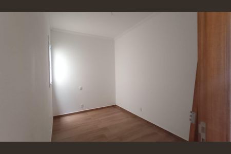 Casa à venda com 3 quartos, 100m² em Vila Romero, São Paulo