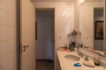 Apartamento à venda com 132m², 3 quartos e 2 vagasBanheiro