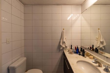 Apartamento à venda com 132m², 3 quartos e 2 vagasBanheiro da Suíte