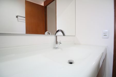 Apartamento para alugar com 100m², 2 quartos e 2 vagasBanheiro 1