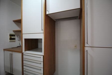 Apartamento para alugar com 100m², 2 quartos e 2 vagasCozinha - Armários