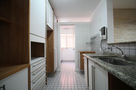 Apartamento para alugar com 100m², 2 quartos e 2 vagasCozinha - Armários