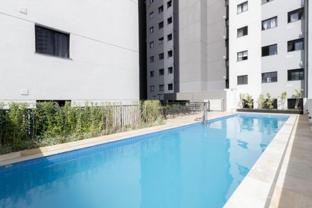 Apartamento para alugar com 36m², 2 quartos e sem vaga Apartamento para alugar com 36m², 2 quartos e sem vagaÁrea comum - Piscina
