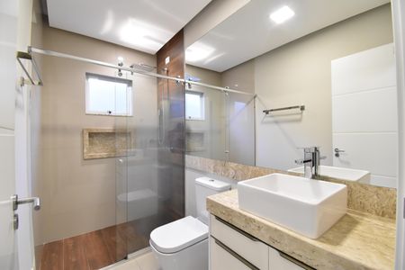 Casa para alugar com 280m², 3 quartos e 4 vagasBanheiro 2