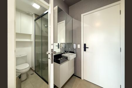 Banheiro de apartamento para alugar com 1 quarto, 24m² em Liberdade, São Paulo