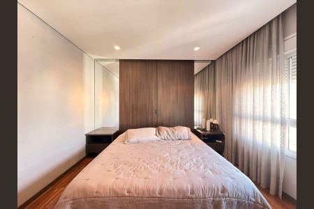 Apartamento à venda com 223m², 3 quartos e 4 vagas