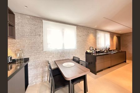 Apartamento à venda com 223m², 3 quartos e 4 vagas
