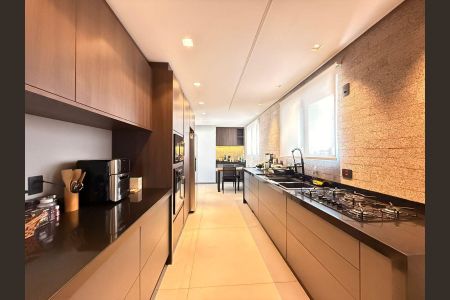 Apartamento à venda com 223m², 3 quartos e 4 vagas