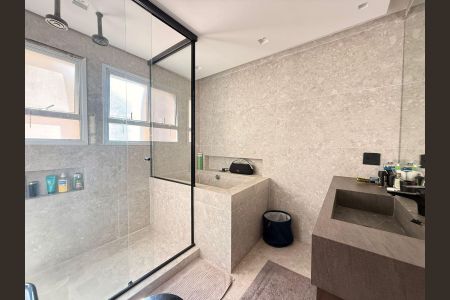 Apartamento à venda com 223m², 3 quartos e 4 vagas