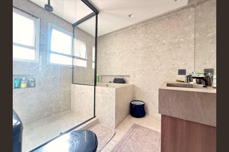 Apartamento à venda com 223m², 3 quartos e 4 vagas