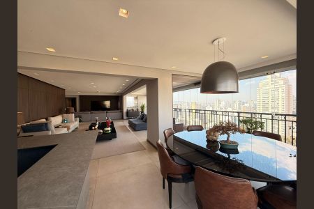 Apartamento à venda com 223m², 3 quartos e 4 vagas