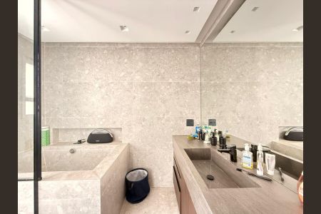 Apartamento à venda com 223m², 3 quartos e 4 vagas