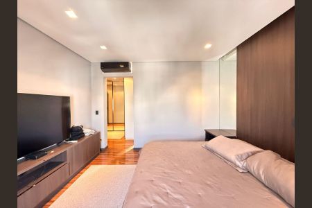 Apartamento à venda com 223m², 3 quartos e 4 vagas