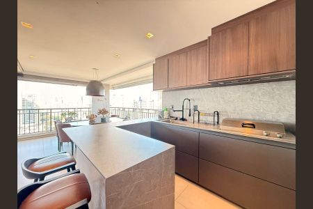 Apartamento à venda com 223m², 3 quartos e 4 vagas