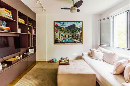 Apartamento à venda com 2 quartos, 130m² em Itaim Bibi, São Paulo