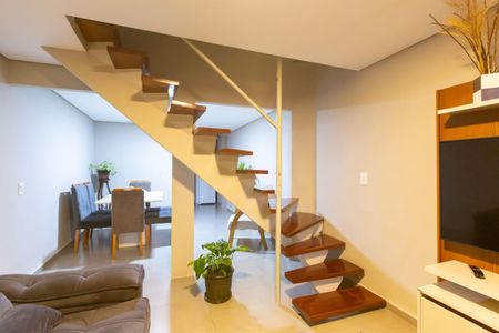 Sala de casa à venda com 3 quartos, 176m² em Jardim Helena, São Paulo