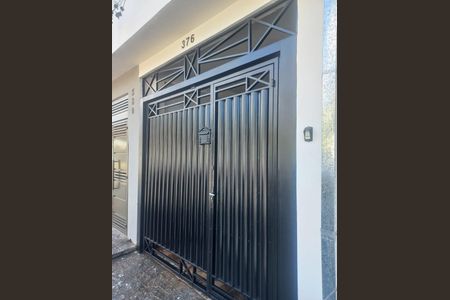 Casa para alugar com 176m², 3 quartos e 1 vaga Casa para alugar com 176m², 3 quartos e 1 vagaFachada