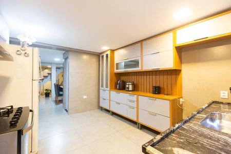 Cozinha de casa à venda com 3 quartos, 176m² em Jardim Helena, São Paulo