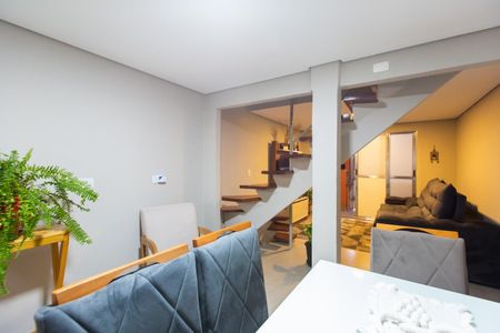 Casa para alugar com 176m², 3 quartos e 1 vaga Casa para alugar com 176m², 3 quartos e 1 vagaSala