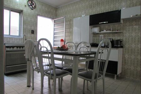 Casa à venda com 2 quartos, 115m² em Vila Carrão, São Paulo