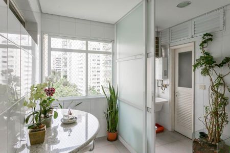 Apartamento à venda com 129m², 2 quartos e 1 vaga