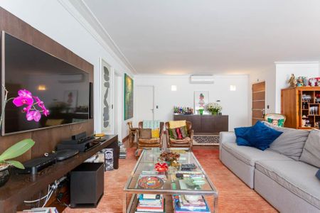 Apartamento à venda com 129m², 2 quartos e 1 vaga