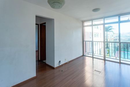 Sala  de apartamento à venda com 2 quartos, 57m² em Taboão, Diadema