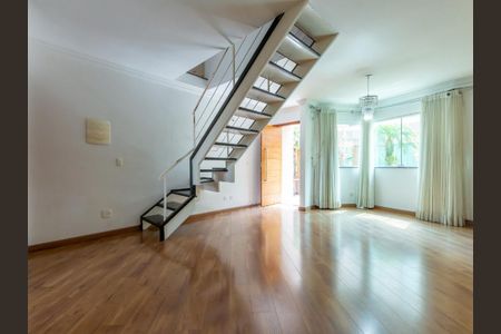 Sala de casa de condomínio à venda com 3 quartos, 120m² em Vila Santa Clara, São Paulo