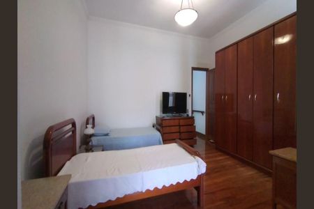 Casa à venda com 219m², 3 quartos e 4 vagas