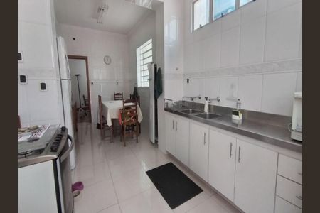 Casa à venda com 219m², 3 quartos e 4 vagas