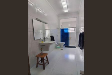 Casa à venda com 219m², 3 quartos e 4 vagas